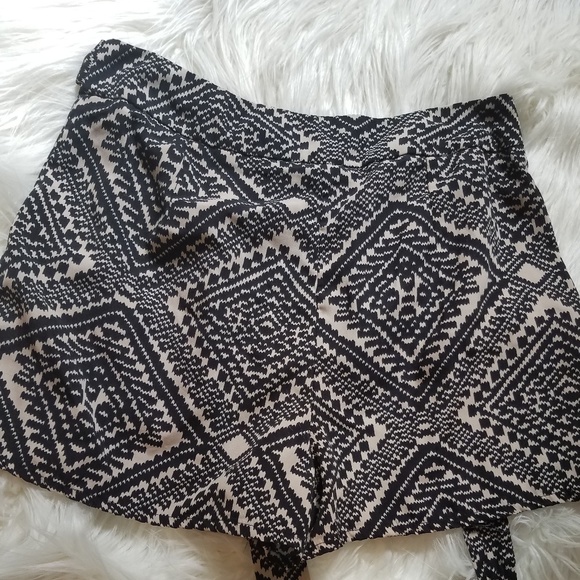 Monteau patterned shorts - Picture 2 of 3